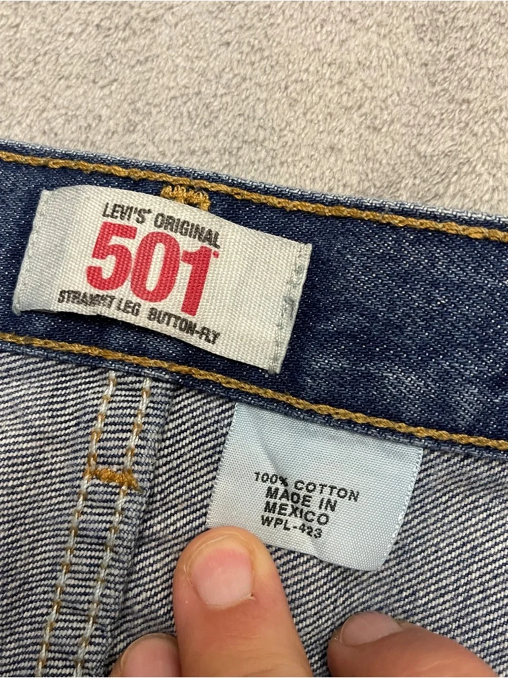 Levis 501 Jeans Mens 44x32 Blue Denim Straight Leg Button Fly cotton Tag